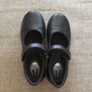 Black Hush Puppies Size 2